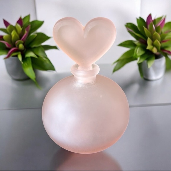 Pink Frosted Glass‎ Perfume Bottle with Heart Stopper - Picture 1 of 5
